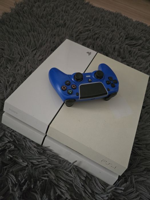 PlayStation 4 860GB plus Pad