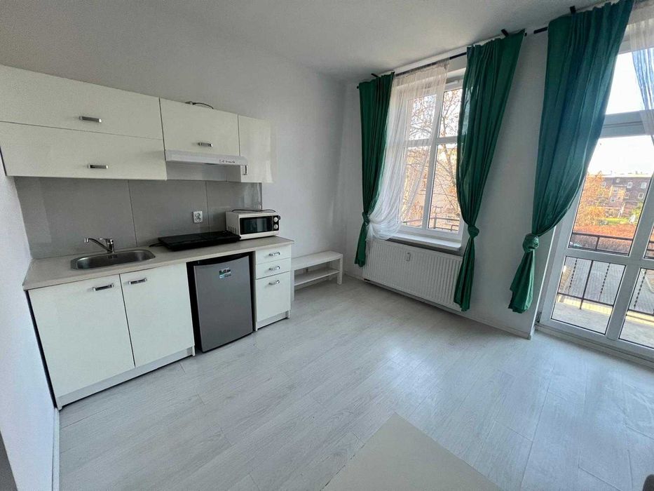 Wynajmę funkcjonalną kawalerkę z balkonem ul. Strzelców Bytomskich 4 A