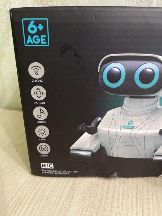 Новый робот на пульте