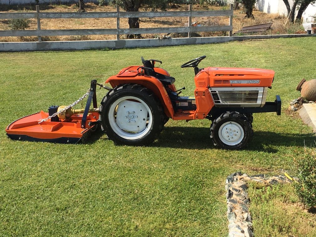 Trator Kubota B1600