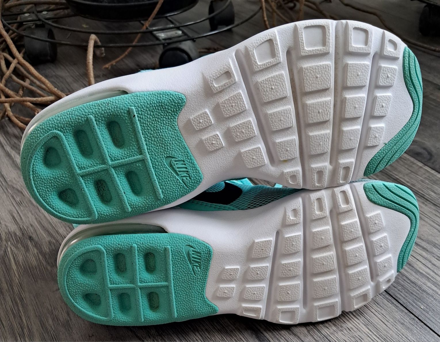 Кросівки NIKE AirMax Siren (р.36)