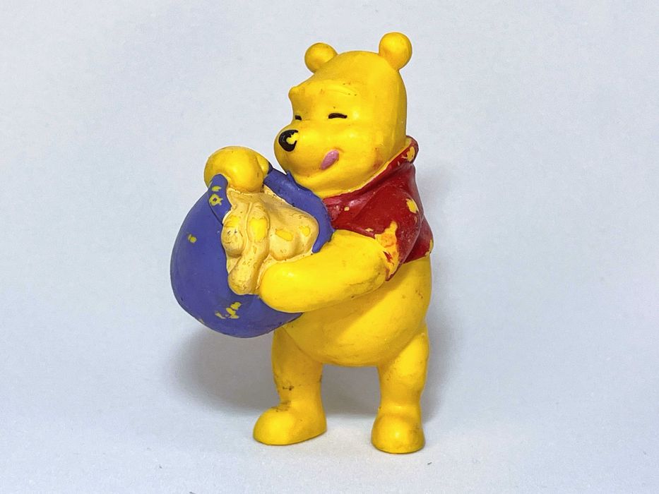 Figura Bullyland Winnie the Pooh com Pote de Mel