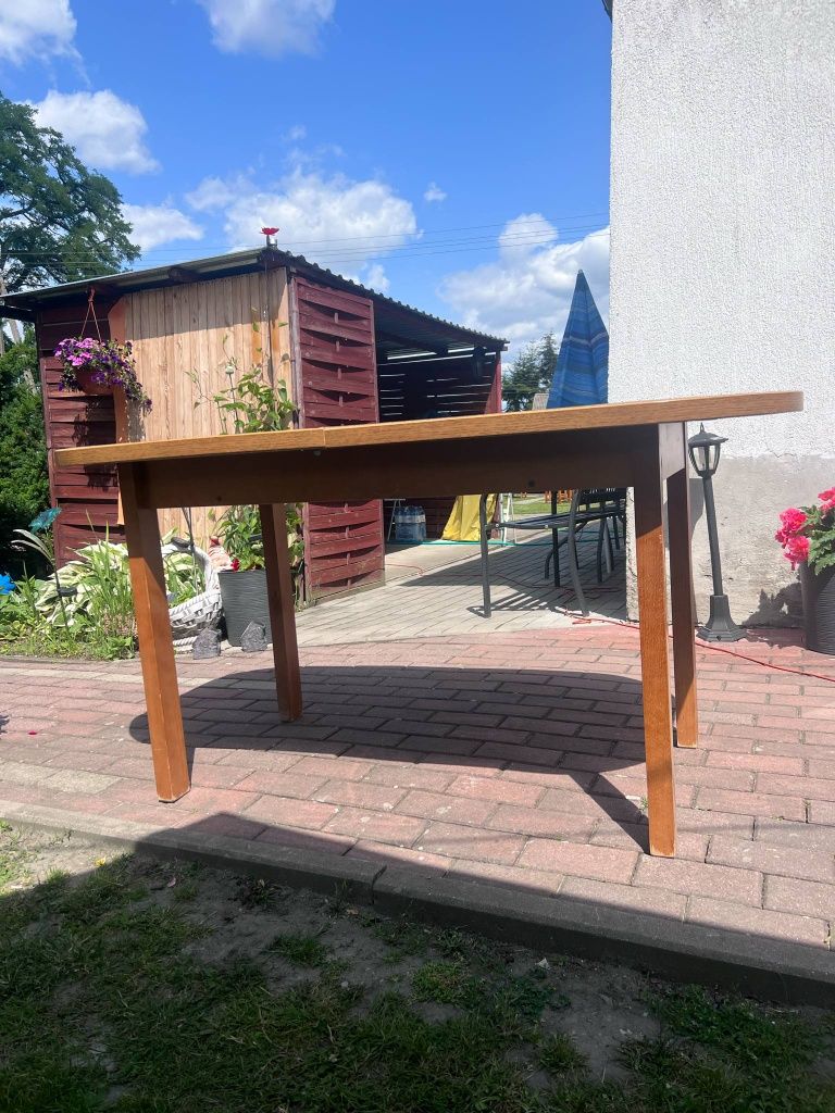 Sprzedam stół z krzesłami