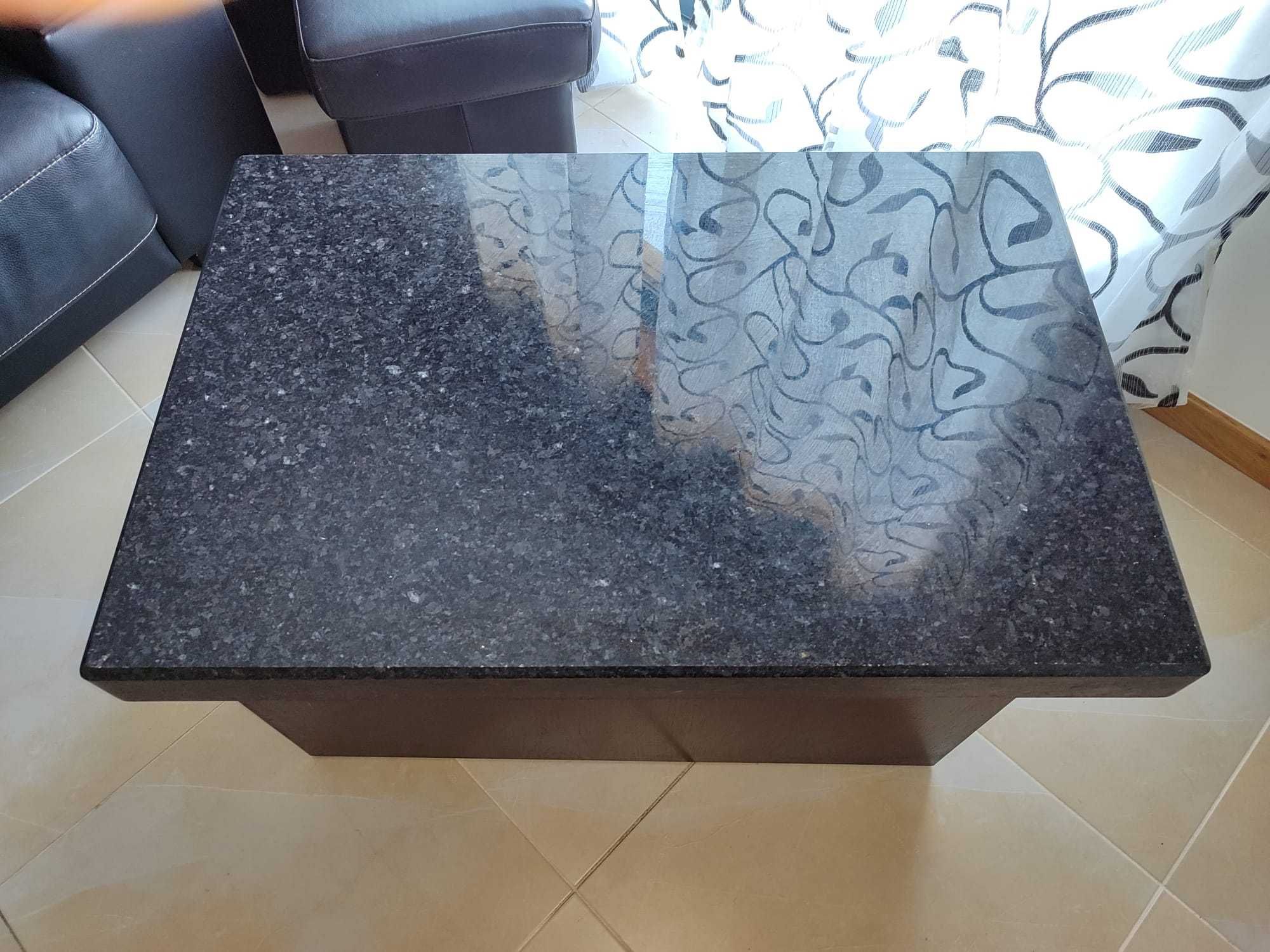 Móvel de TV / Mesa de Centro - tampo em Pedra Granito Preto
