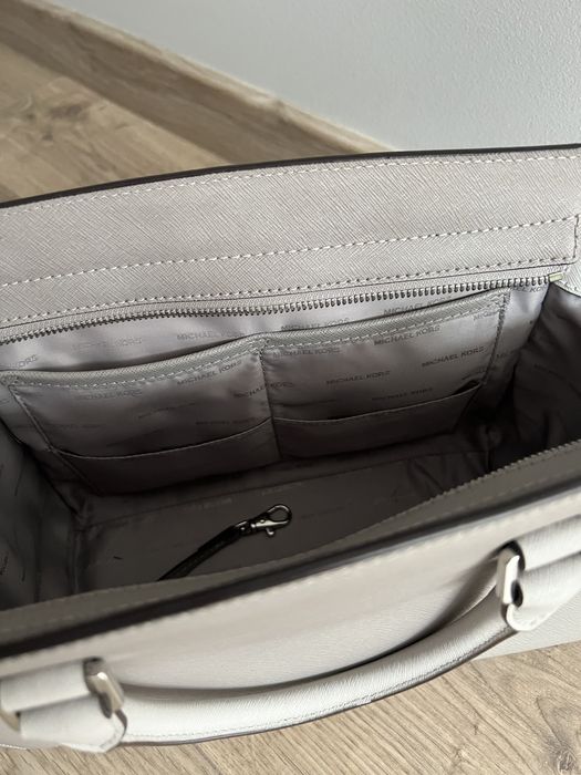 Szara skórzana oryginalna torebka Michael Kors Selma