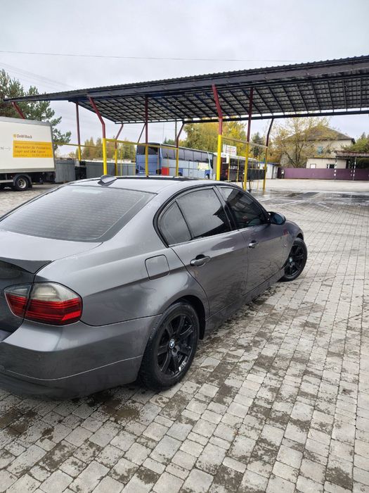 Продам Bmw e90.