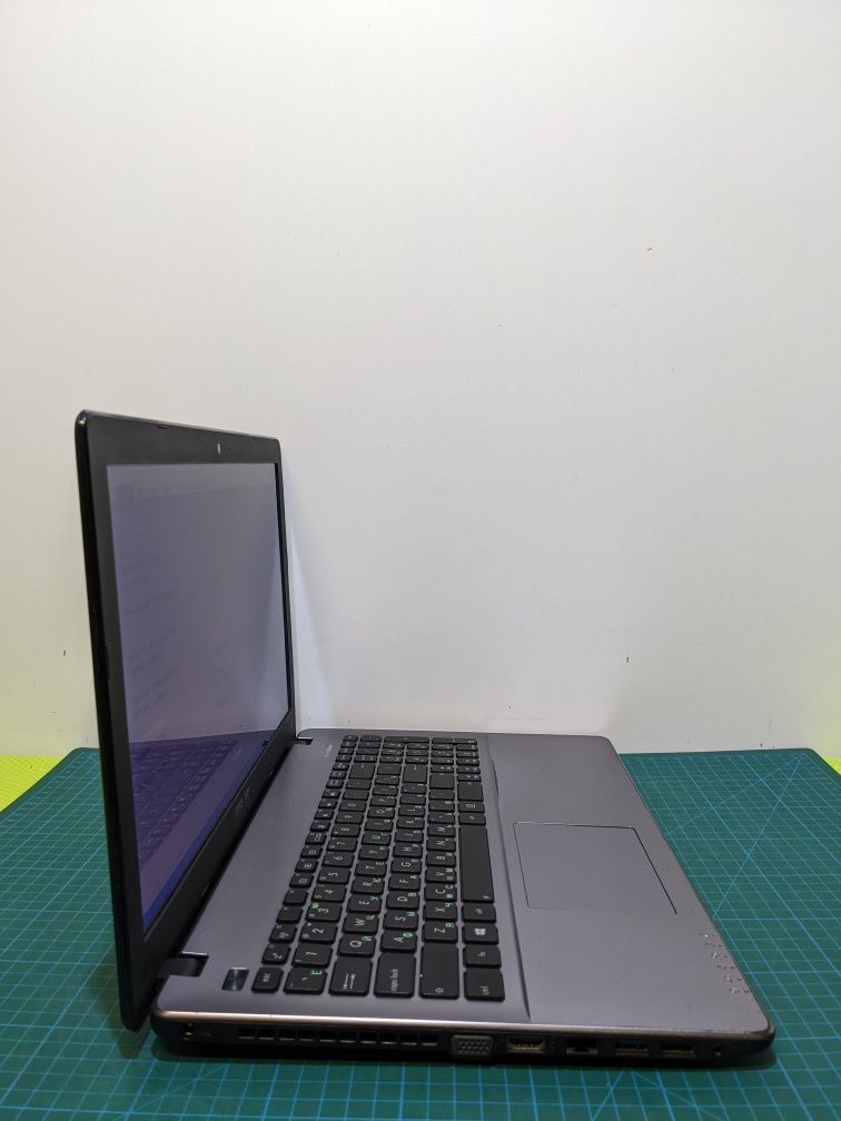 Ноутбук Asus X550C (Intel Pentium 2117u/GF720/4/500 GB HDD) от АКБ