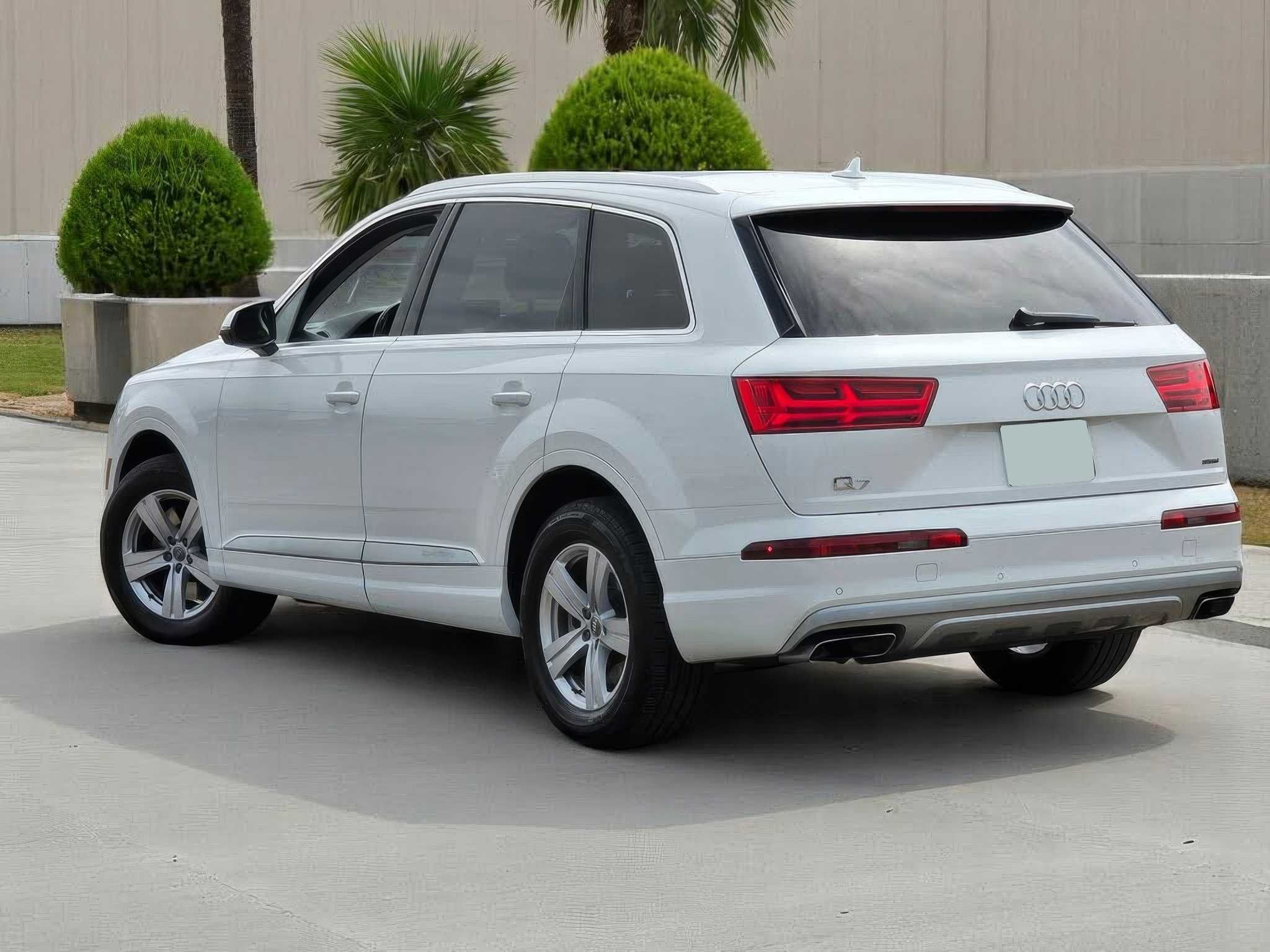 2018    Audi  Q7