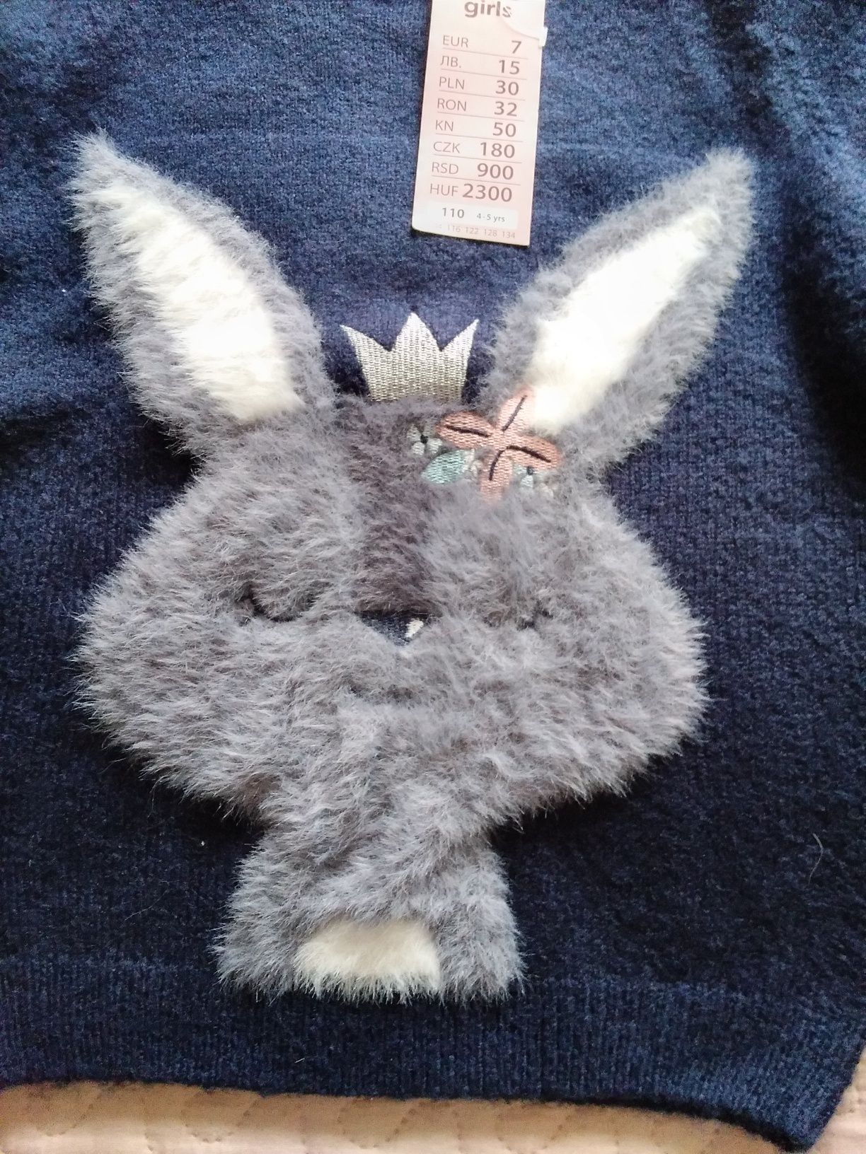 Sweter z królikiem dla dziewczynki, marki Pepco, rozmiar 110