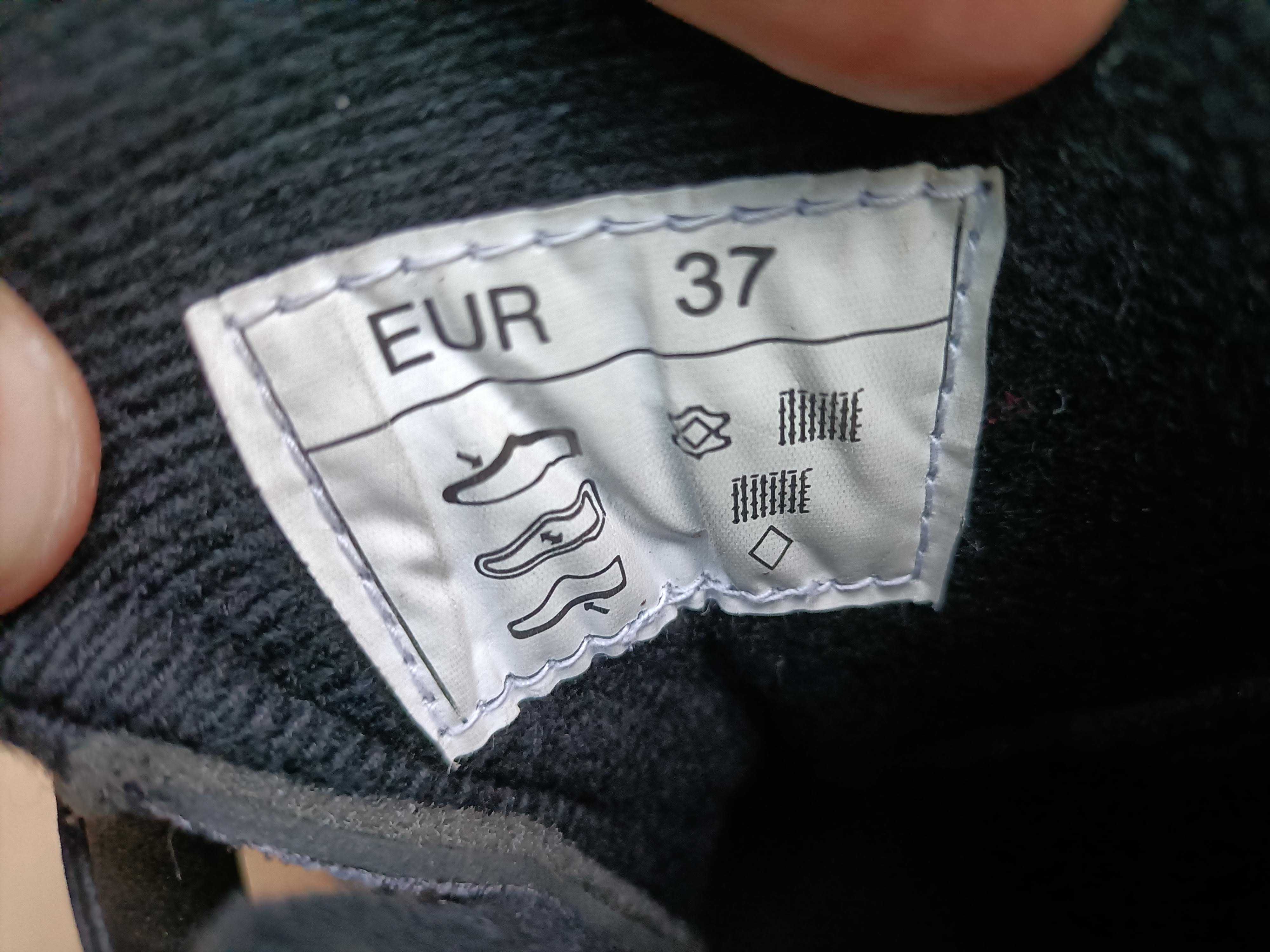 Łyżwy V3TEC  COMP J9.5 - po sezonie bardzo tanio.  Rozm. 37