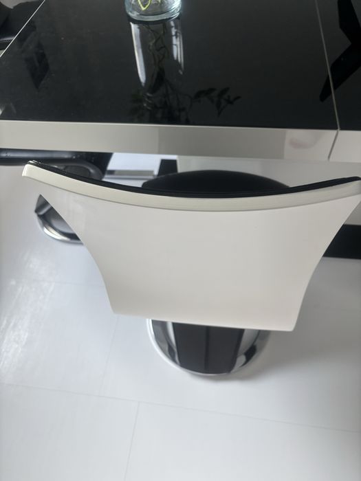 Krzesło krzesła do jadalni czarno-białe