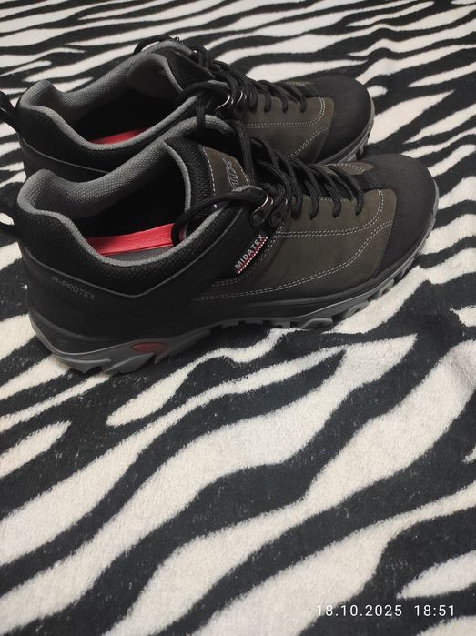 Стильные кожаные кроссовки + замша