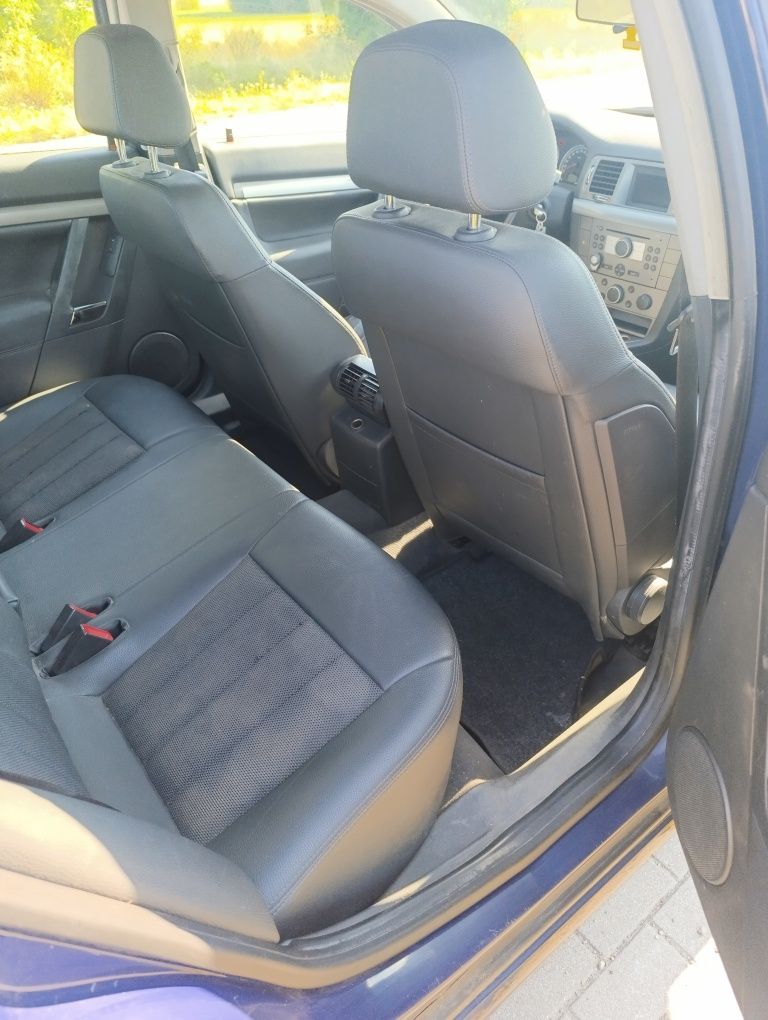Opel Vectra C 1.9 CDTI 150km sedan hak