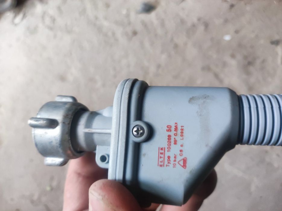 Шланги для підключення пральних-посудомийних машини