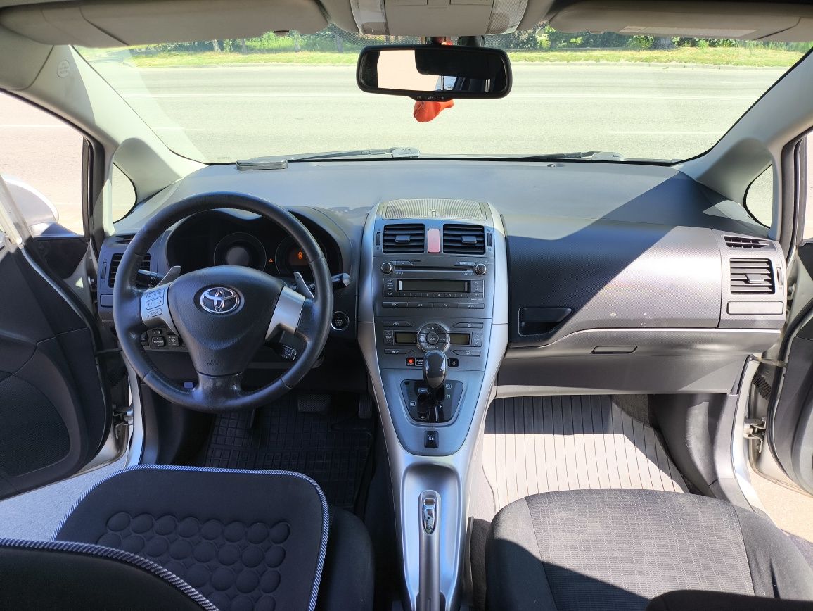 Продам свою Toyota Auris 2007 в отличном состоянии