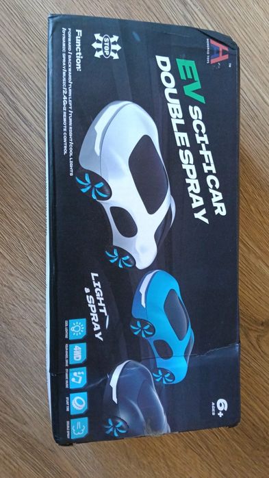 Новинка 2025.іграшка спортивна машинка на пульті  4wd  дим музика дриф