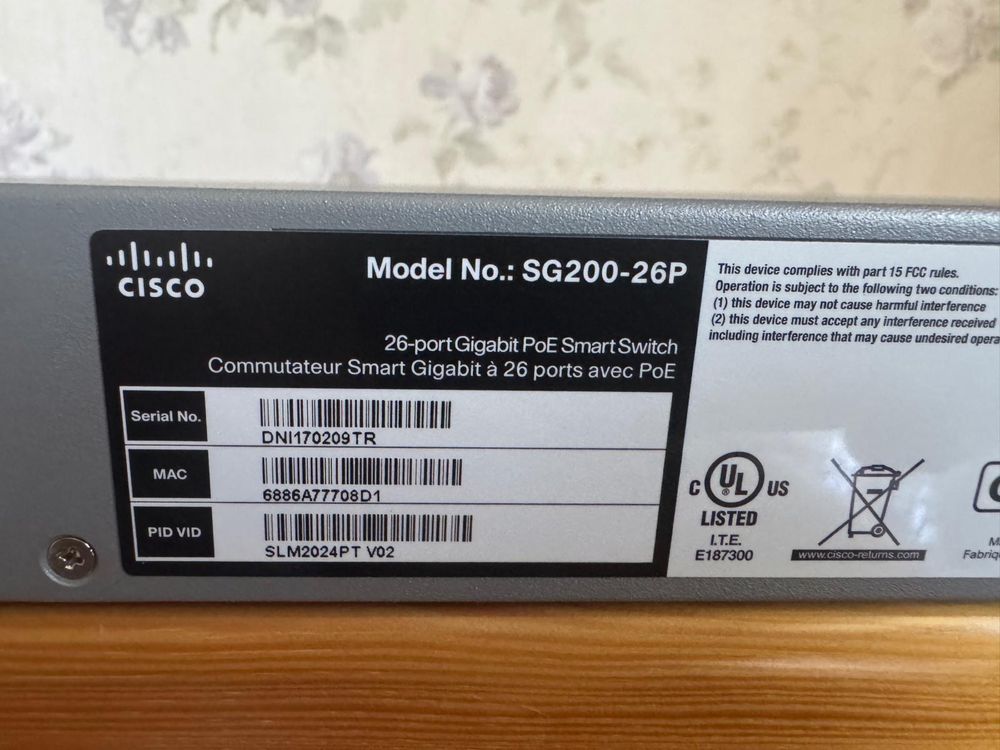 Світч (коммутатор) виробництва Cisco - 26 портів 1 GB, 12 із них - PoE