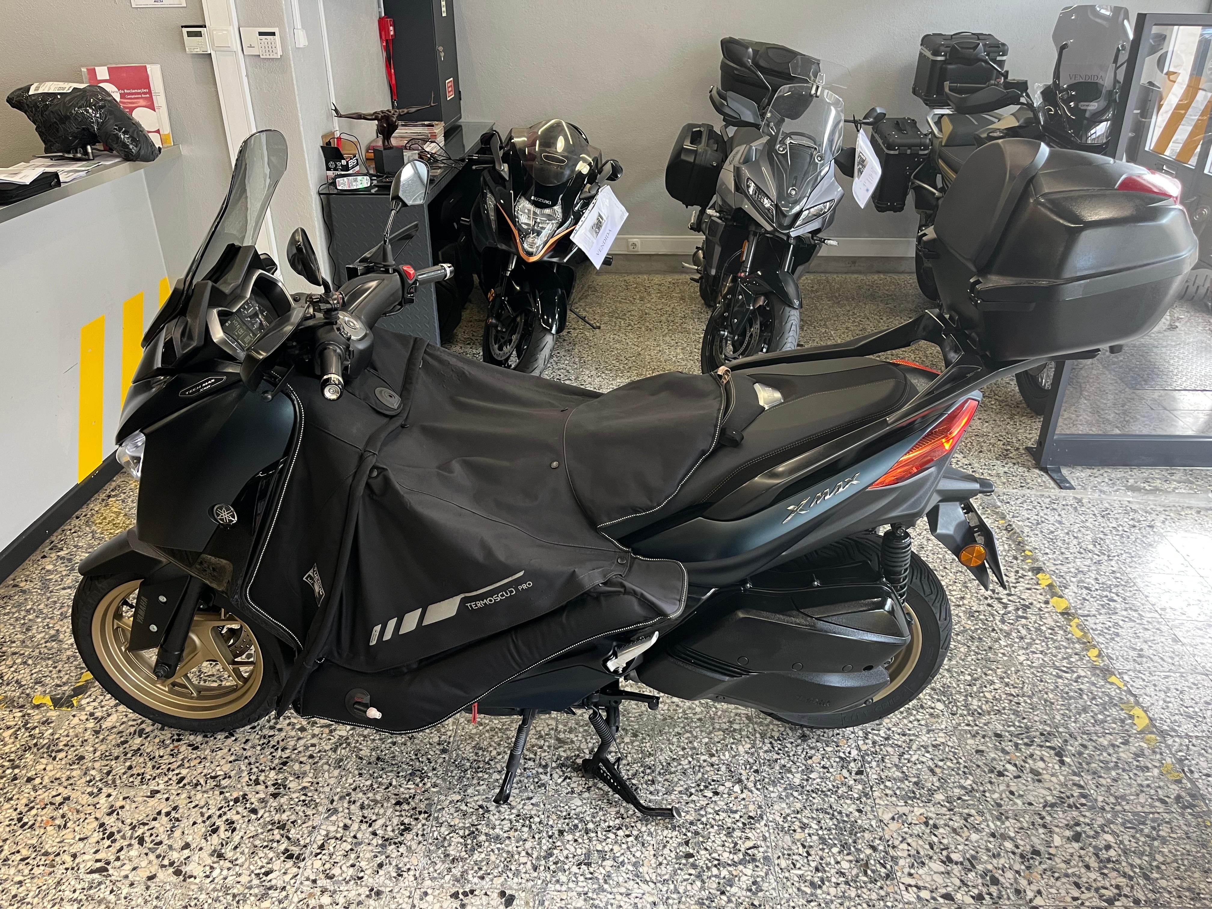 Yamaha X MAX de 2022 em Óptimo estado com Extras