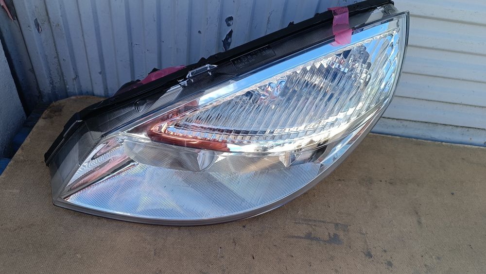 Vendo farol esquerdo de Renault Scenic ano 2003/06
