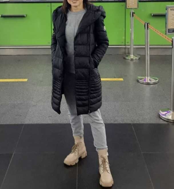 Пуховик жіночий зимовий Moncler б/у