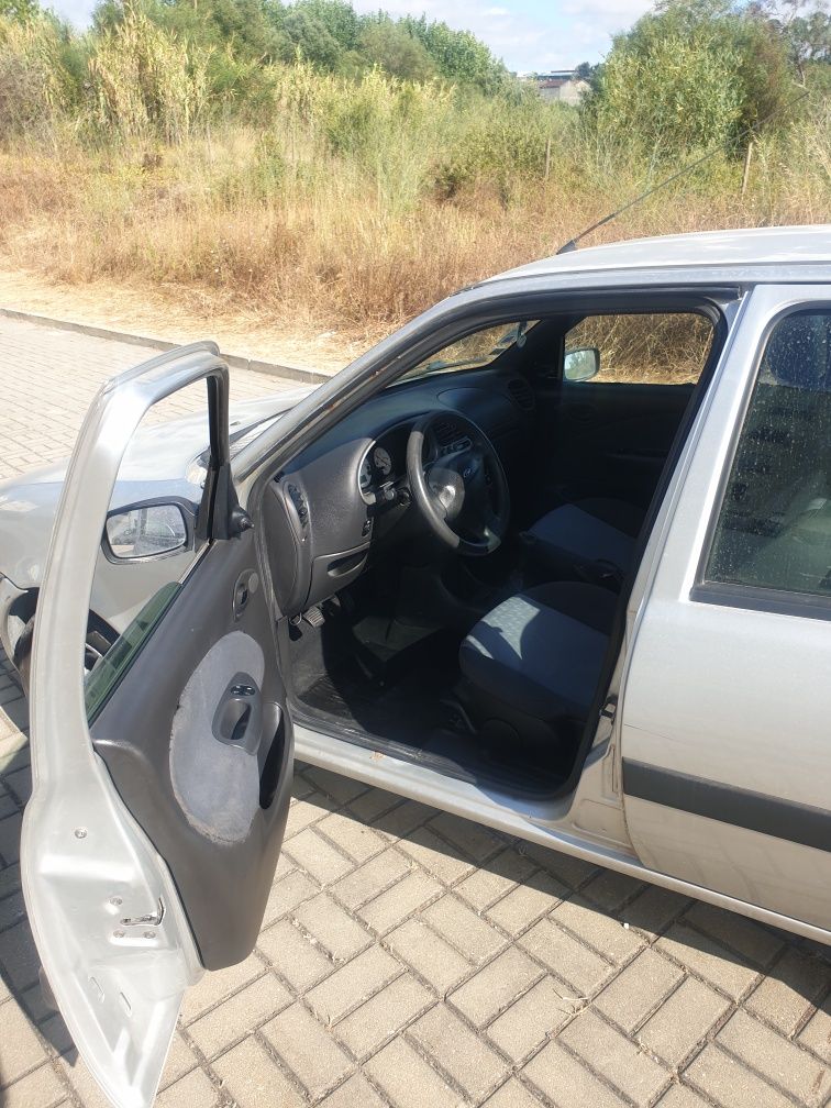 Ford fiest 1.25 GPL 2001