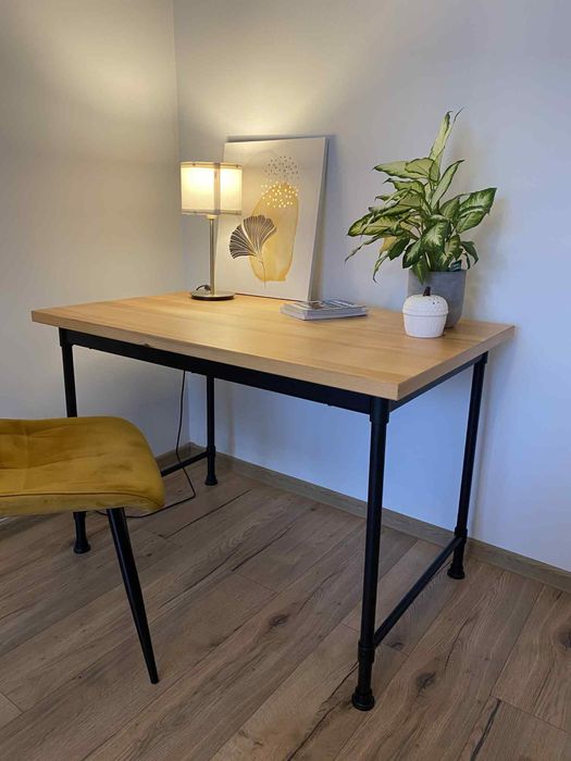 Biurko loftowe Kullaberg Ikea 110x70 sosna z czarnymi nogami