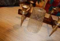 Candeeiro de tecto de suspensao, com tulipas em vidro trabalhado