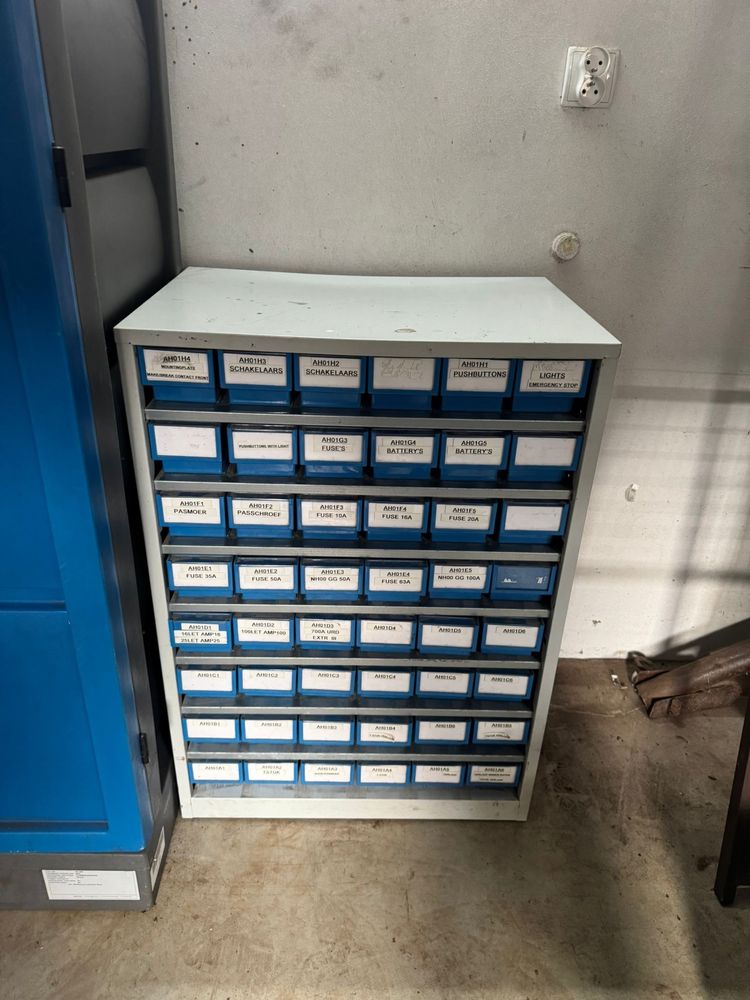 Organizer, szafka na sróbki z szufladkami