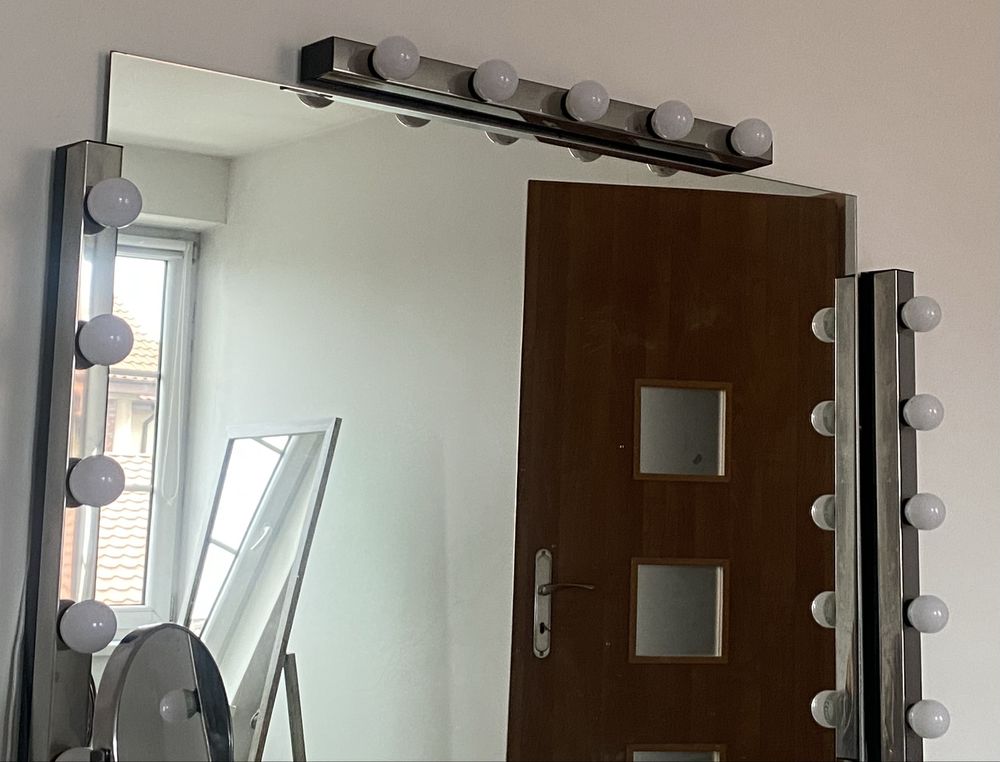 3 Panele (lampy) scienne z zarowkami swiatlo dzienne