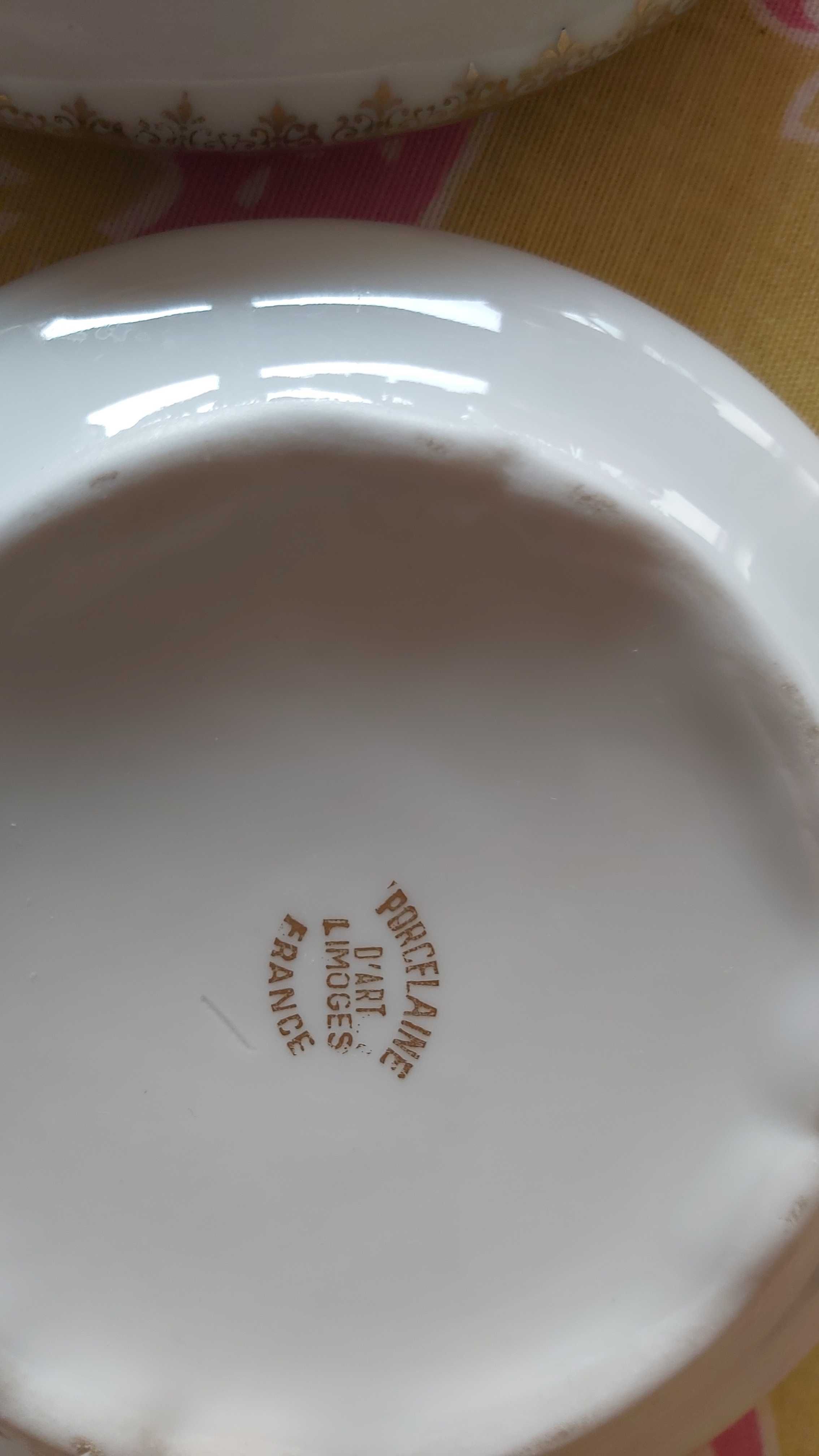Komplet 2 pięknych szkatułek, porcelana Limoges, z widokiem Lourdes