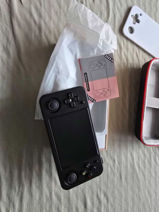 Ретро портативна консоль Anbernic RG35XX H 3.5" IPS