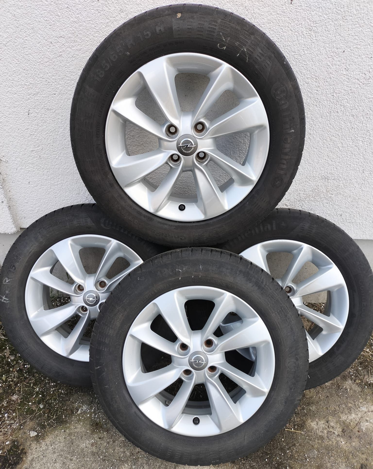 Felgi z oponami Opel Corsa Adam Meriva 6x15 ET39 4x100