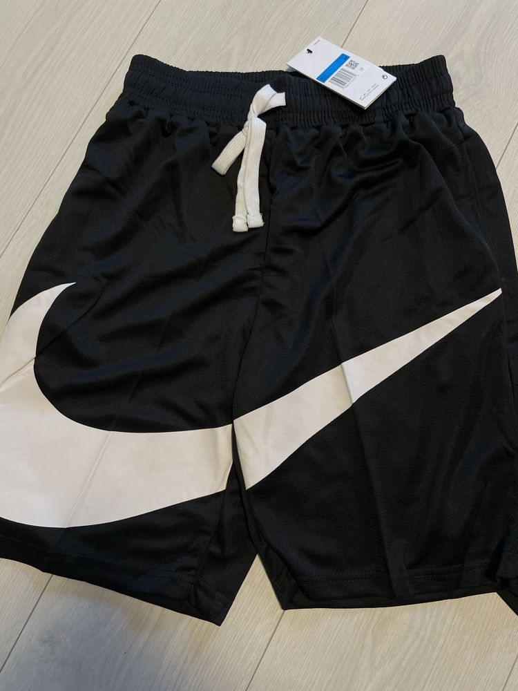 НОВІ шорти від Nike