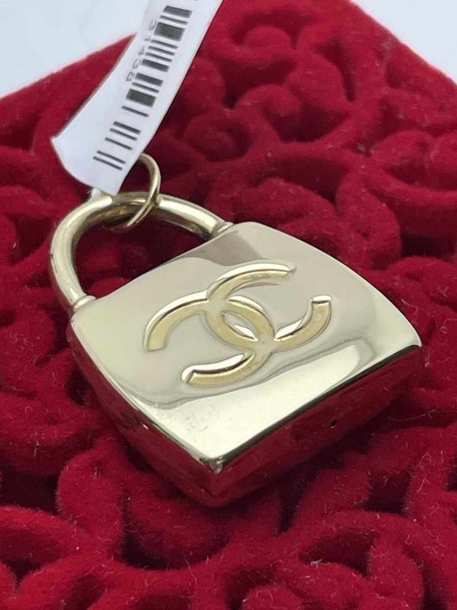 Cudowna Złota Zawieszka Chanel Torebka 3,03g P585