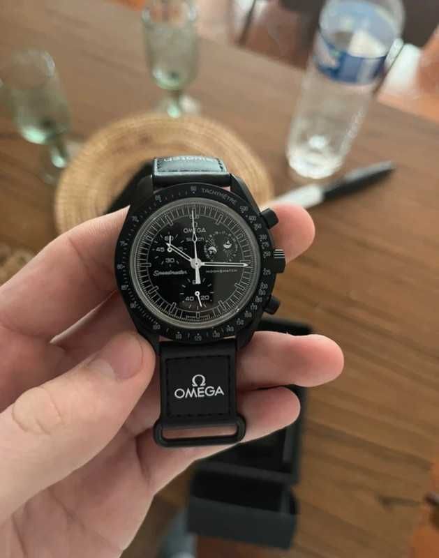 Omega x Swatch - Mission To The Moonphase -Snoopy New Moon - SO33B700