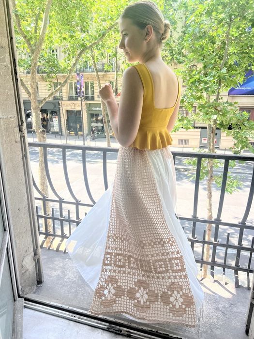 Спідниця білого кольору