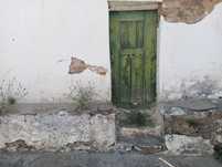 Vende terreno com ruína para reconstruir