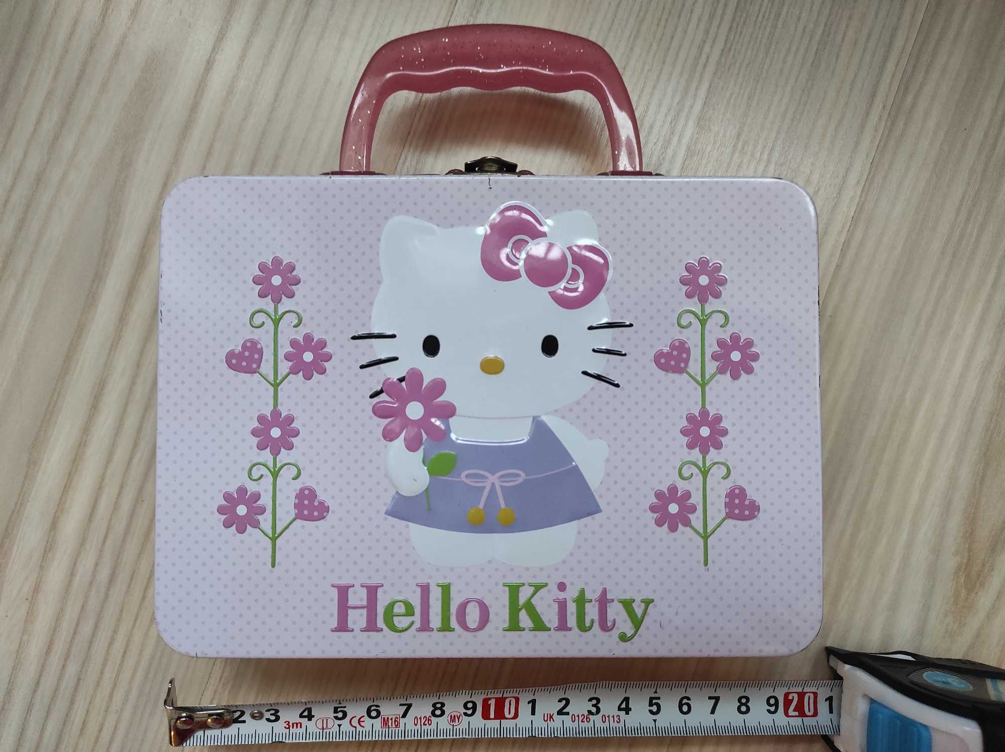 Жестяная коробочка,шкатулка,кейс Hello kitty для прикрас,іграшка