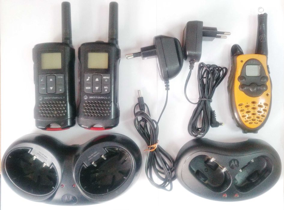 Комплект 2 рации Motorola TLKR T60 и 1 рация Motorola T4900, зарядные