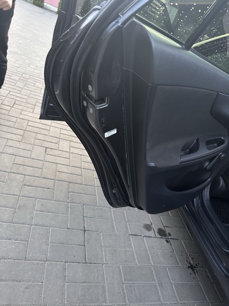 Продам тойоту короллу е150 2008 рік
