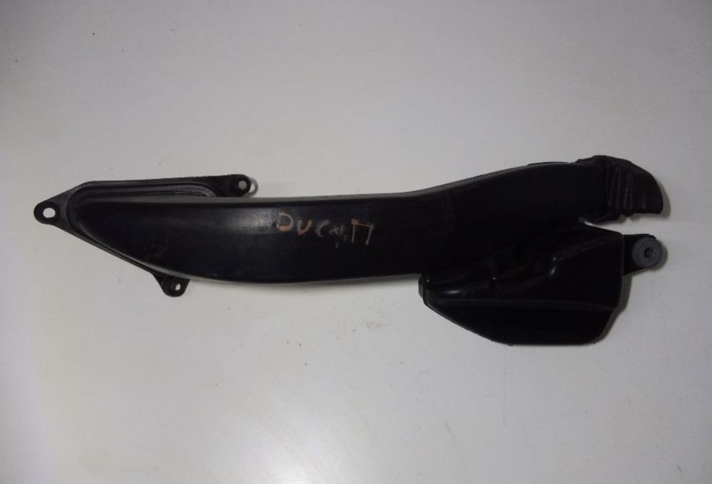 Ducati 848 EVO 1098 lewy wlot powietrza A415