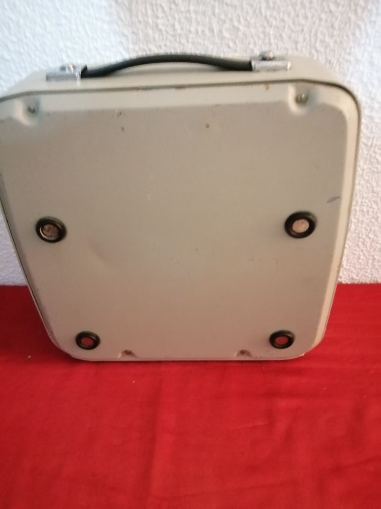 Màquina de escrever portàtil