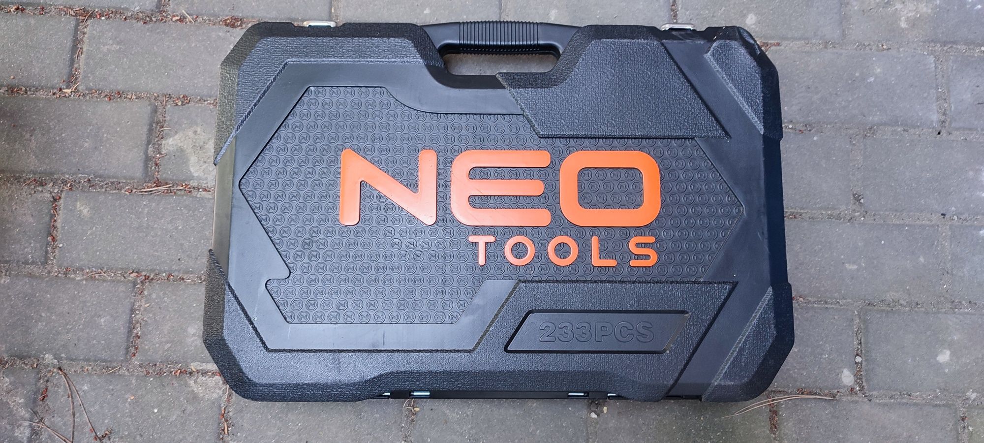 Zestaw narzędziowy Neo Tools 233 el.