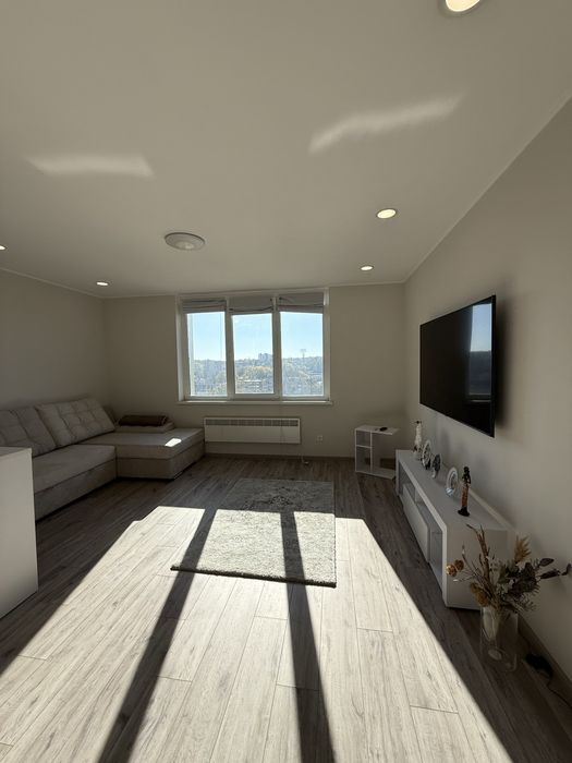 Продаж трирівневого пентхаусу