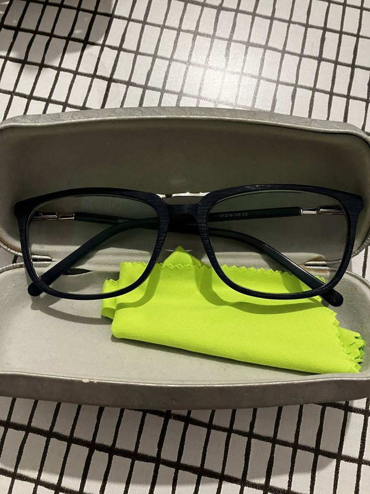 Okulary z antyrefleksem i filtrem światła niebieskiego