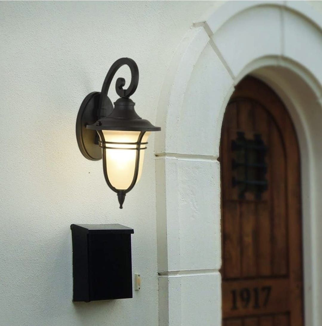 Lampa zewnętrzna wodoodporna kinkiet