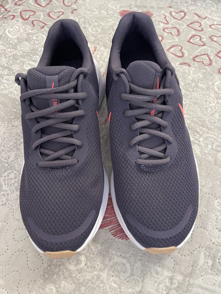 Кросівки Nike oригінал 42,5 р