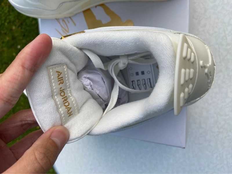 Butymęskiedamskie_Jordan4R_etr_oMetallic Gold R.39