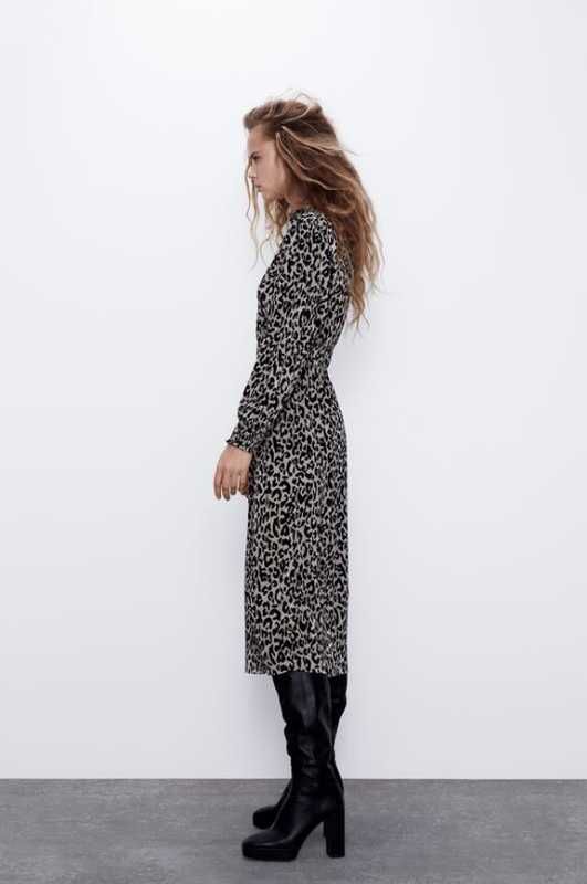 Роскошное платье плиссе в леопардовый принт Zara
