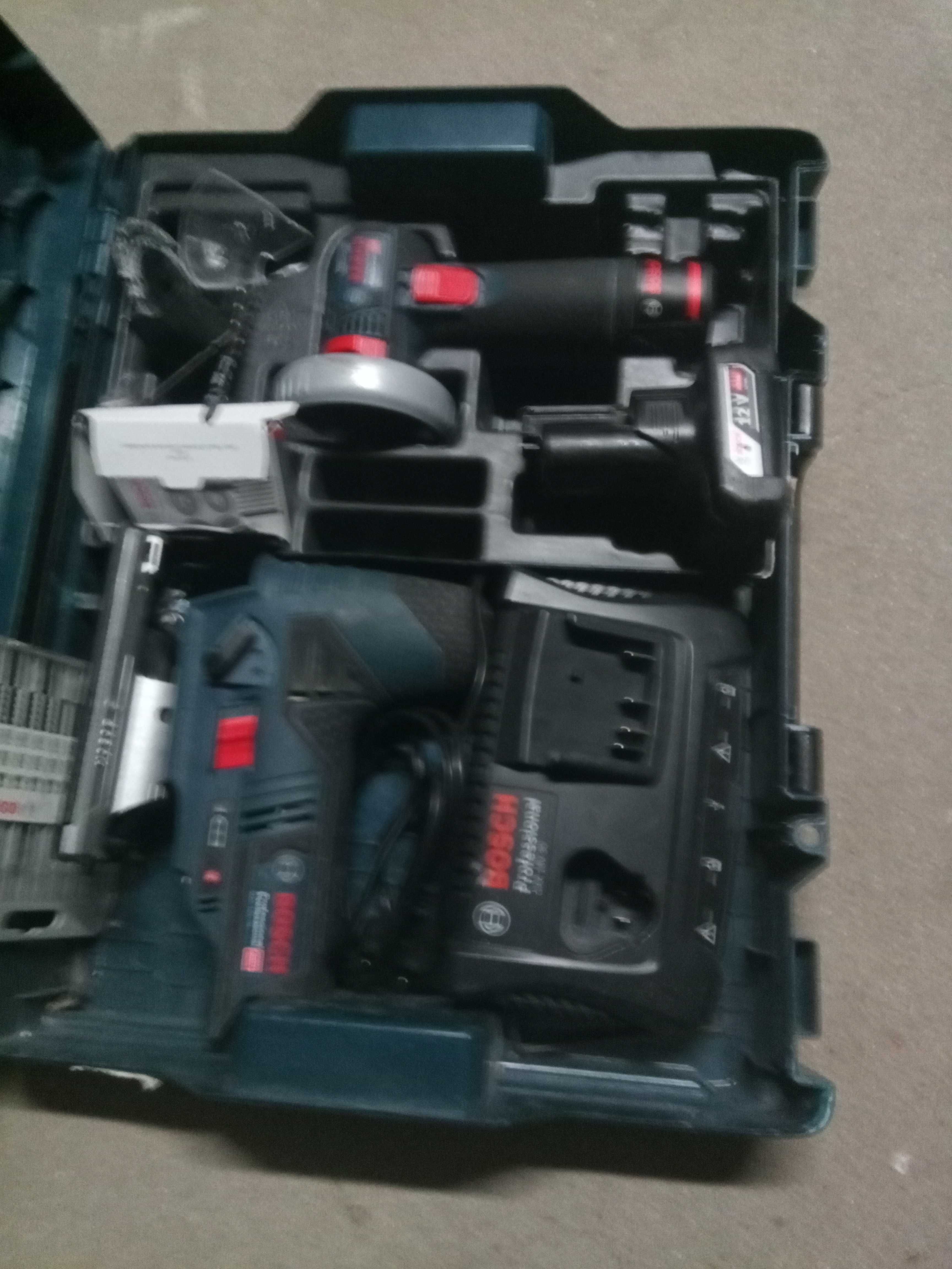 Bosch Professional Wyrzynarka GST12V-70 I szlifierka GWS12-76